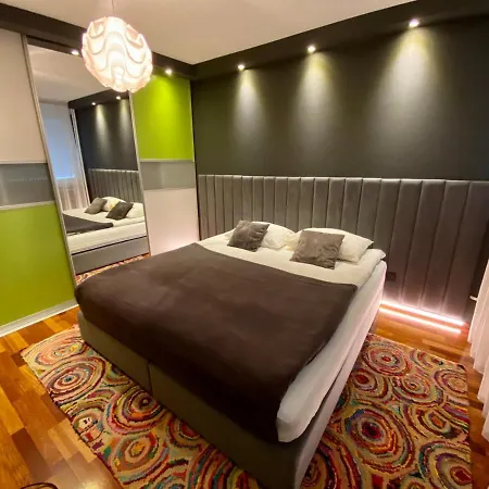 8 Apartman *